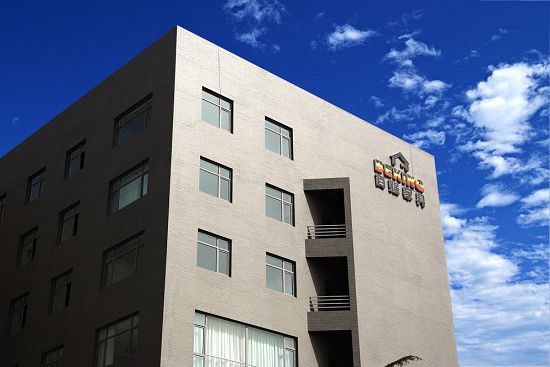 國富縱橫與百強家具達成“品牌保姆”戰(zhàn)略合作